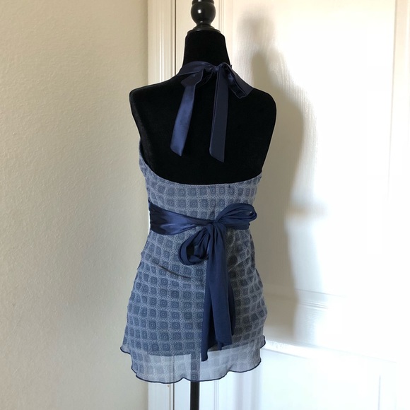 Patterned Halter Top - Picture 4 of 8